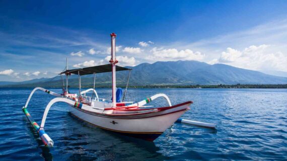 Best Private Boat Experience in Lovina Bali